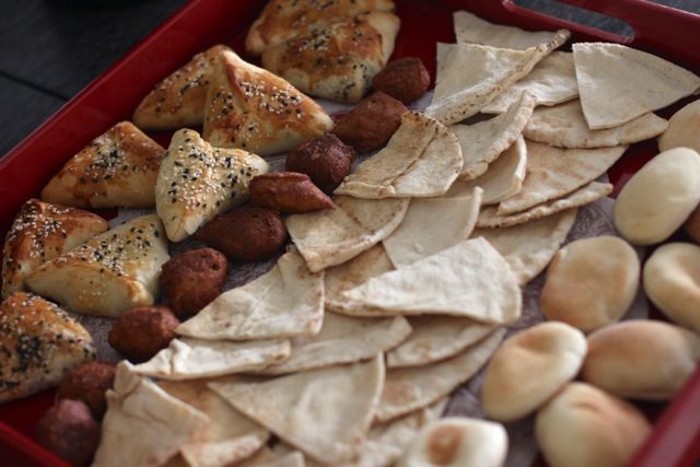 Pão árabe, Falafel e Esfiha 