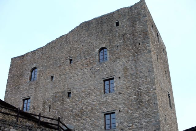 castelo-dellaquila-torre