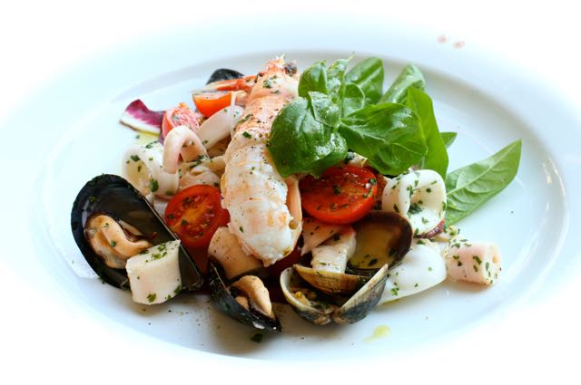Salada de frutos do mar... da Ligúria! Tudo de bom!